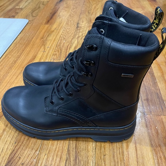 Brand new in box (NEVER WORE) Dr. Marten size 11 Snow & Rain boots. - Picture 2 of 12